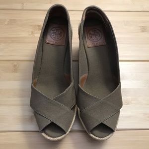 Tory Burch Filipa wedge shoes size 7B